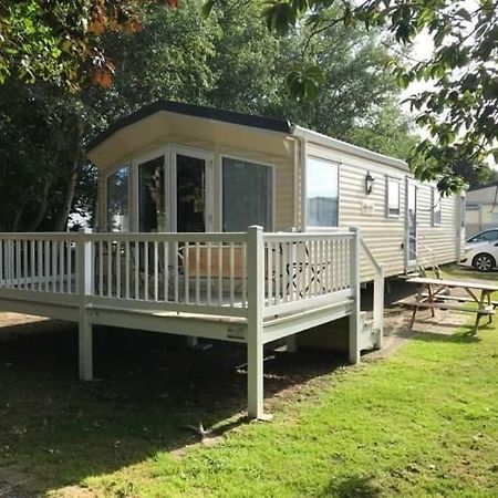 The Winchester Luxury Pet Friendly Caravan On Broadland Sands Holiday Park Between Lowestoft And Great Yarmouth Hotel Corton  Exterior foto