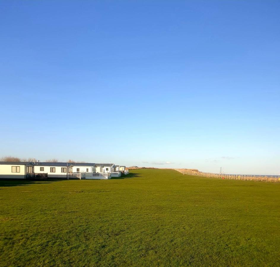 The Winchester Luxury Pet Friendly Caravan On Broadland Sands Holiday Park Between Lowestoft And Great Yarmouth Hotel Corton  Exterior foto