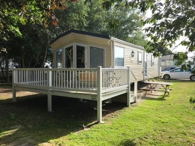 The Winchester Luxury Pet Friendly Caravan On Broadland Sands Holiday Park Between Lowestoft And Great Yarmouth Hotel Corton  Exterior foto